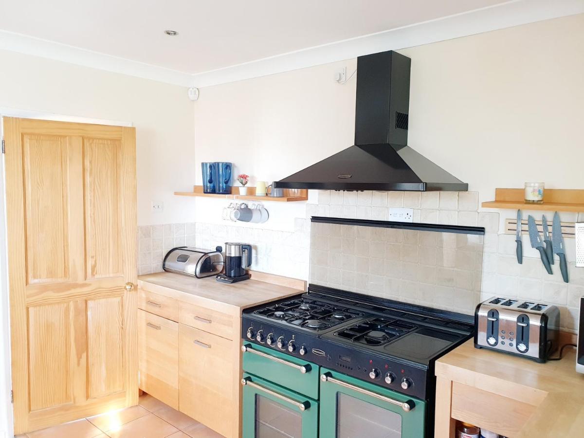 Specious 3Bed Property With Parking & Large Garden Aveley Exterior photo
